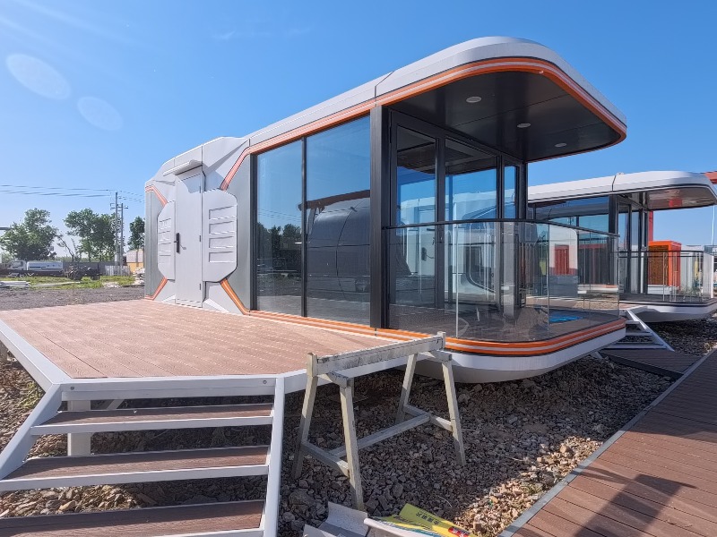 Nowoczesna kapsuła kosmiczna,  – Airbnb Smart Home recenzja i cena